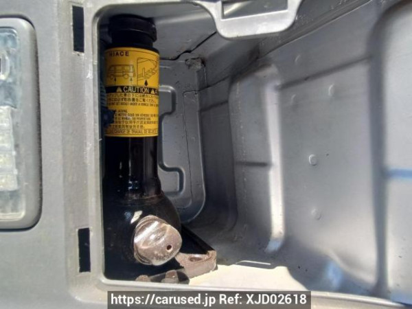 Used 2005 AT toyota regiusace-van KDH205V Image[42]