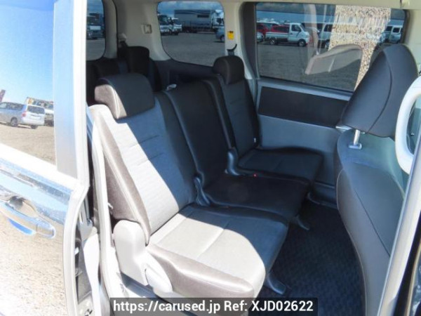 Used 2008 AT toyota voxy ZRR70W Image[15]