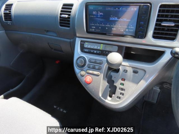 Used 2003 AT toyota wish ZNE10G Image[26]