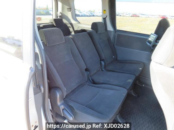 Used 2007 AT toyota noah ZRR70G Image[16]