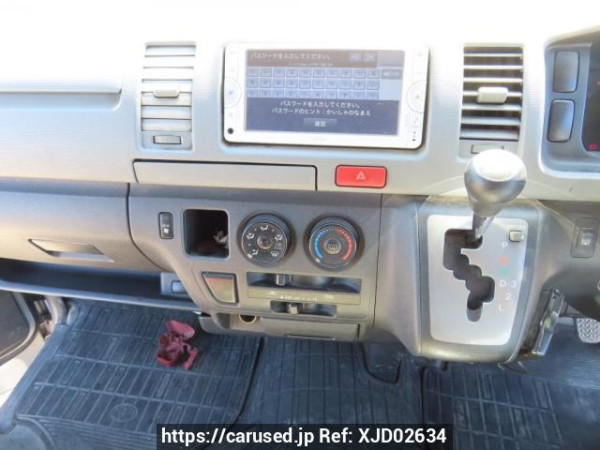 Used 2005 AT toyota regiusace-van KDH200V Image[23]
