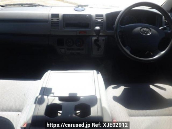 Used 2005 AT toyota regiusace-van KDH200V Image[15]
