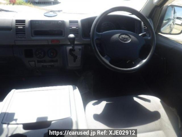 Used 2005 AT toyota regiusace-van KDH200V Image[17]