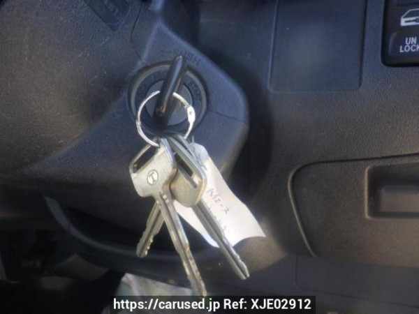 Used 2005 AT toyota regiusace-van KDH200V Image[18]