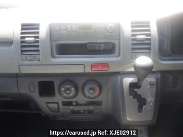 Used 2005 AT toyota regiusace-van KDH200V Image[19]