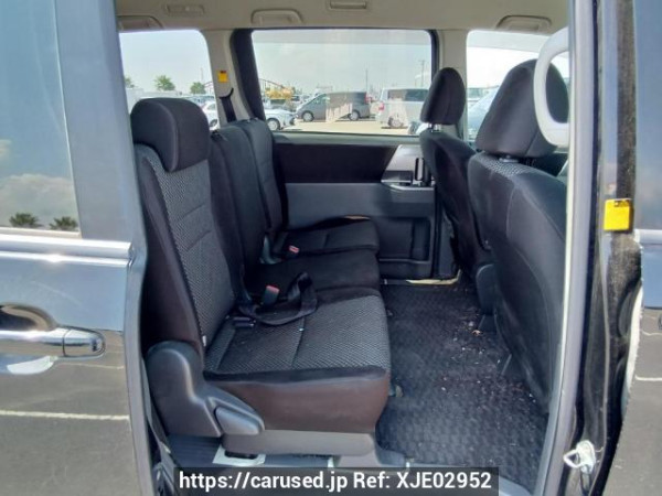 Used 2009 AT toyota noah ZRR70W Image[16]