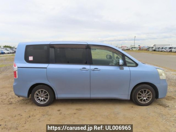 Used 2007 AT toyota noah ZRR70G Image[7]