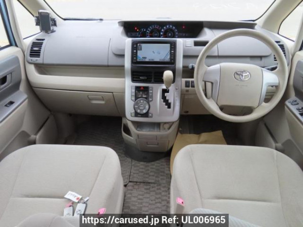 Used 2007 AT toyota noah ZRR70G Image[21]