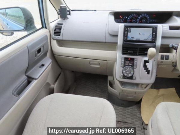 Used 2007 AT toyota noah ZRR70G Image[22]