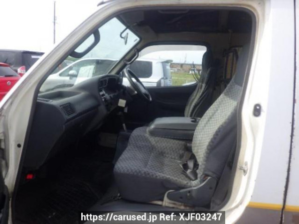 Used 2004 AT toyota hiace-van TRH112K Image[12]