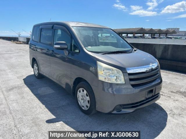Used 2008 AT toyota noah ZRR70G Image[0]