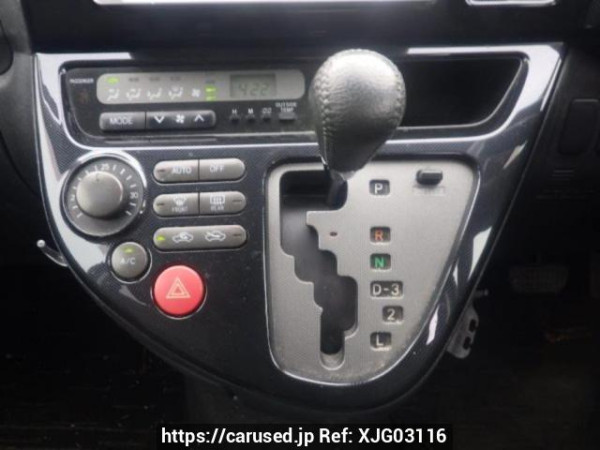 Used 2003 AT toyota wish ZNE14G Image[23]