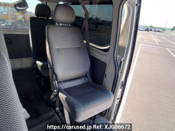 Used 2006 AT toyota hiace-wagon TRH214W Image[19]