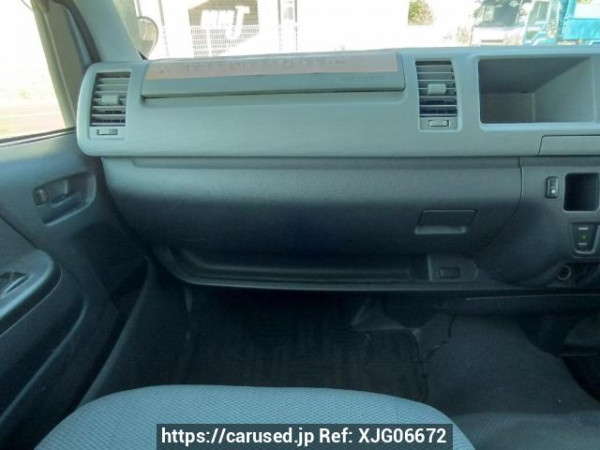 Used 2006 AT toyota hiace-wagon TRH214W Image[22]