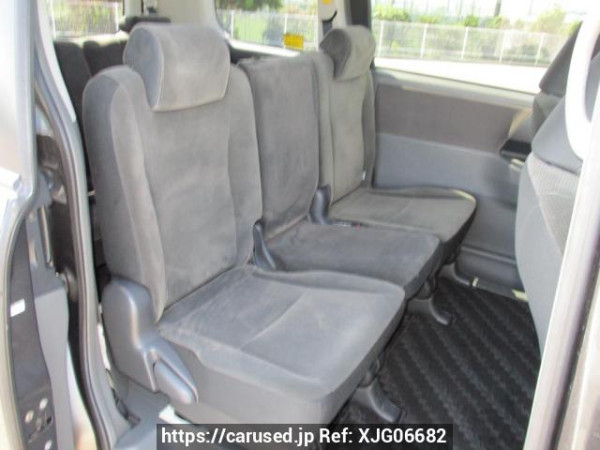 Used 2007 AT toyota noah ZRR70G Image[15]