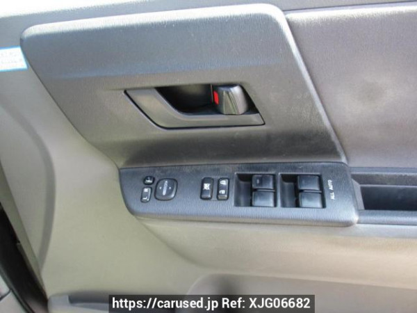 Used 2007 AT toyota noah ZRR70G Image[18]