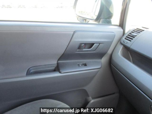 Used 2007 AT toyota noah ZRR70G Image[19]