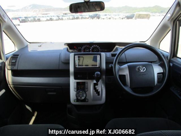 Used 2007 AT toyota noah ZRR70G Image[20]