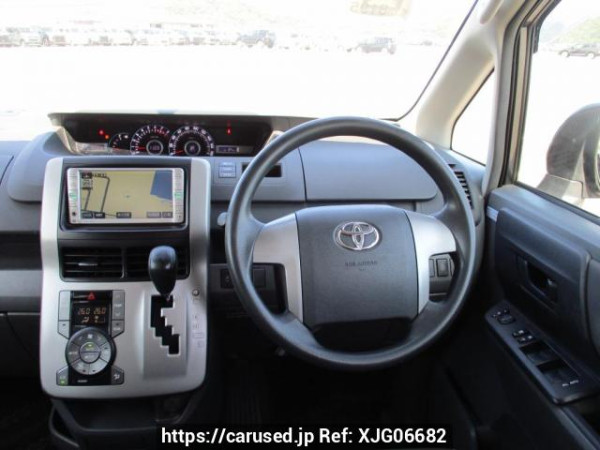 Used 2007 AT toyota noah ZRR70G Image[22]