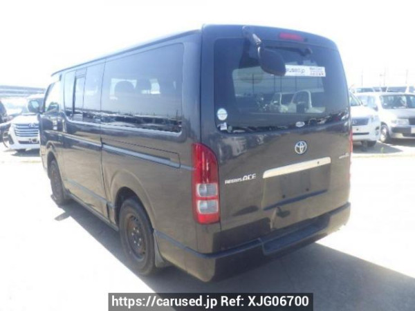 Used 2004 AT toyota regiusace-van KDH205V Image[4]