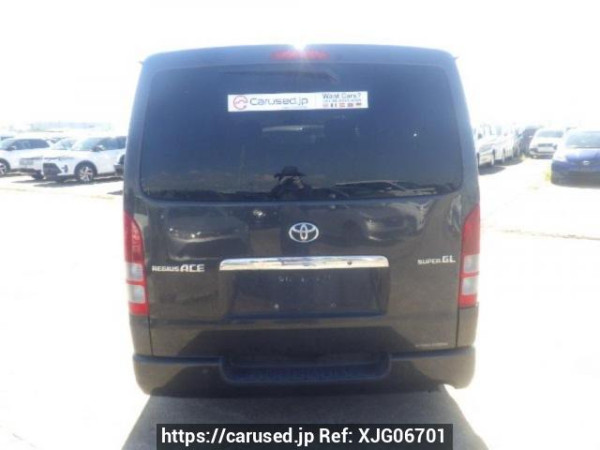 Used 2004 AT toyota regiusace-van KDH200V Image[5]
