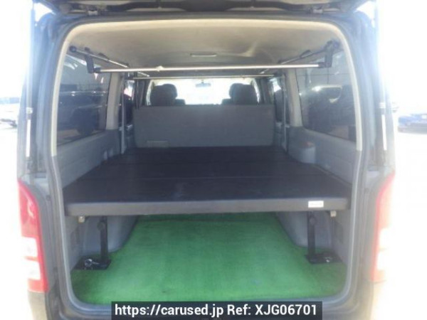 Used 2004 AT toyota regiusace-van KDH200V Image[8]