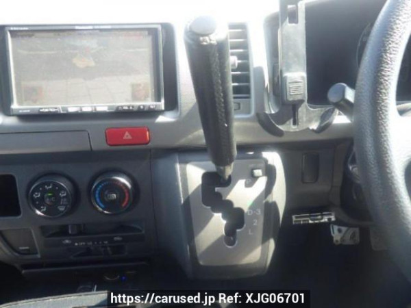Used 2004 AT toyota regiusace-van KDH200V Image[21]
