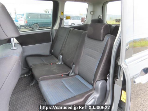 Used 2009 AT toyota voxy ZRR70W Image[18]