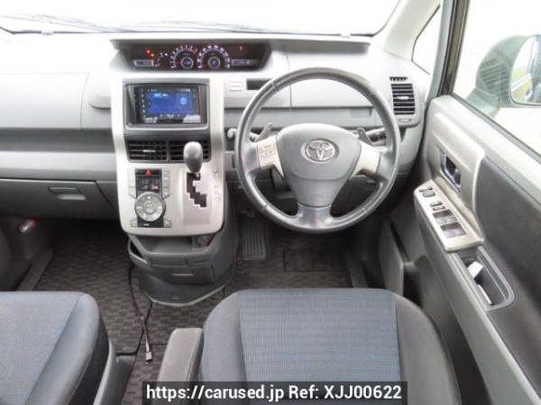Used 2009 AT toyota voxy ZRR70W Image[23]