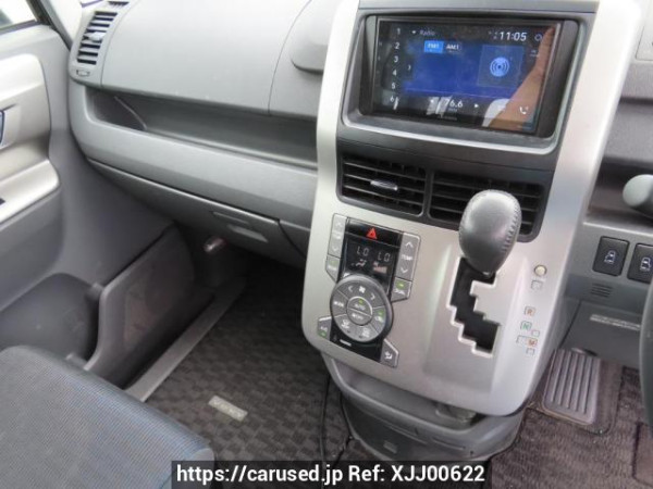 Used 2009 AT toyota voxy ZRR70W Image[28]