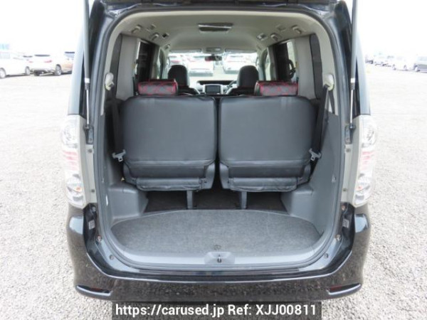 Used 2007 AT toyota voxy ZRR70W Image[8]