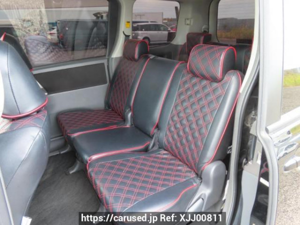 Used 2007 AT toyota voxy ZRR70W Image[18]