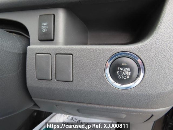 Used 2007 AT toyota voxy ZRR70W Image[30]