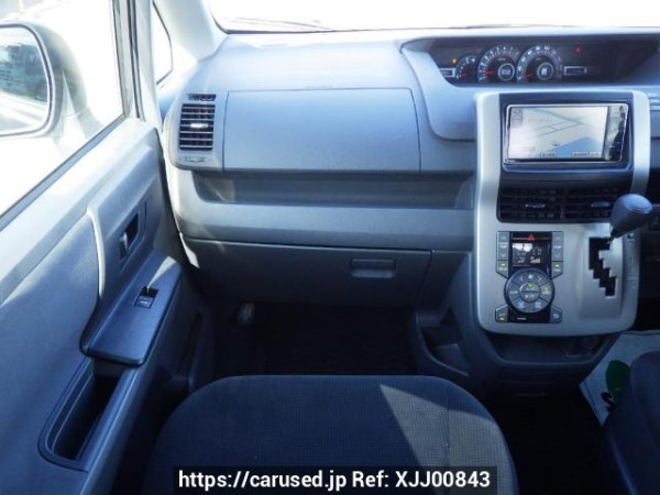 Used 2009 AT toyota noah ZRR70G Image[18]