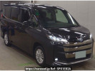 Toyota Noah ZWR95W