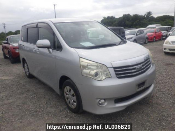 Used 2012 AT toyota noah ZRR70G Image[0]
