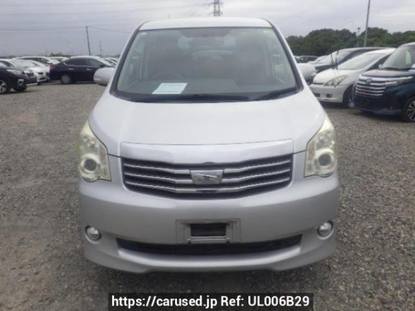 Used 2012 AT toyota noah ZRR70G Image[1]