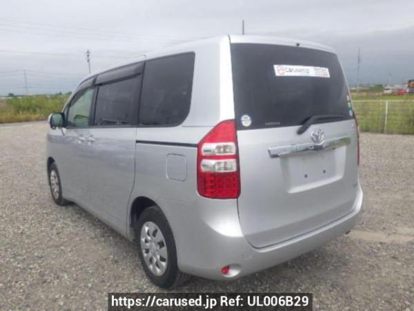 Used 2012 AT toyota noah ZRR70G Image[4]