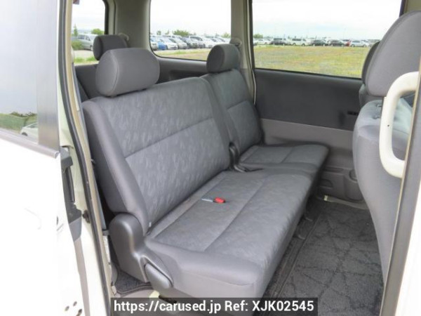 Used 2003 AT toyota noah AZR60G Image[16]