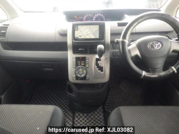 Used 2009 AT toyota noah ZRR70W Image[16]