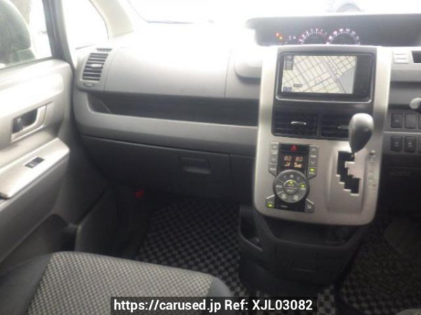 Used 2009 AT toyota noah ZRR70W Image[17]