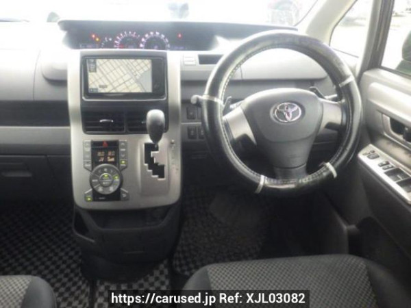 Used 2009 AT toyota noah ZRR70W Image[18]