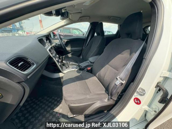 Used 2013 AT volvo v40 MB4164T Image[15]