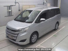 Toyota Noah ZRR80G
