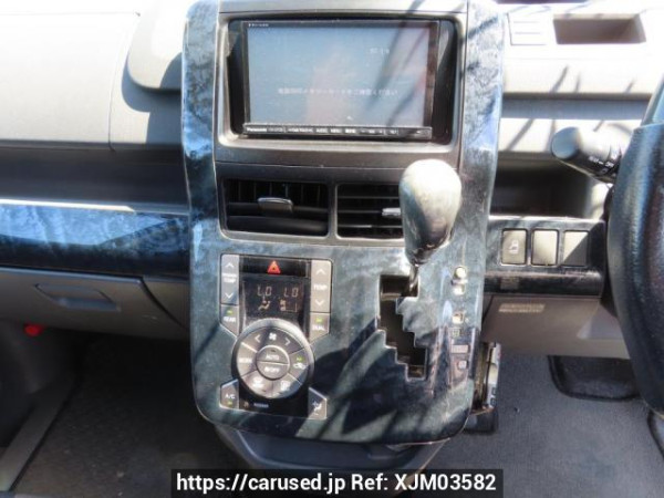 Used 2008 AT toyota voxy ZRR70G Image[23]