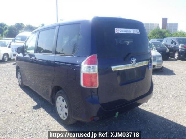 Used 2007 AT toyota noah ZRR70G Image[4]