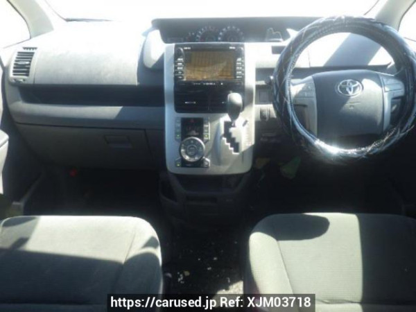 Used 2007 AT toyota noah ZRR70G Image[16]
