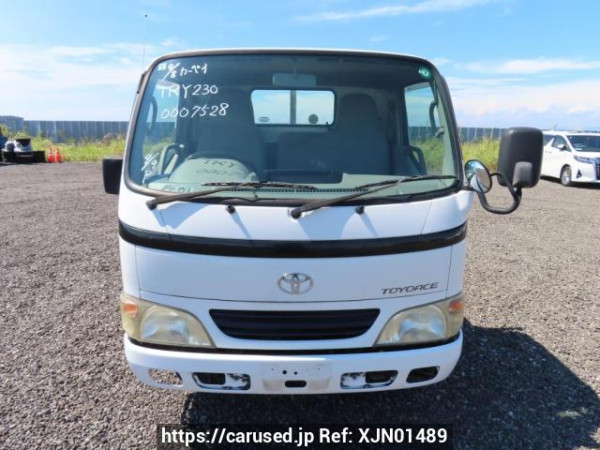 Used 2004 MT toyota toyoace-truck TRY230 Image[1]