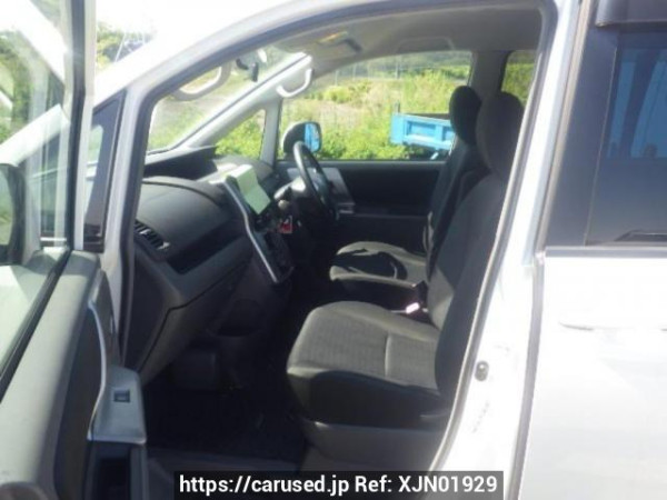 Used 2007 AT toyota voxy ZRR70W Image[12]