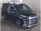 Toyota Voxy ZWR90W